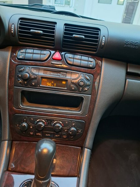 Mercedes-Benz C 200